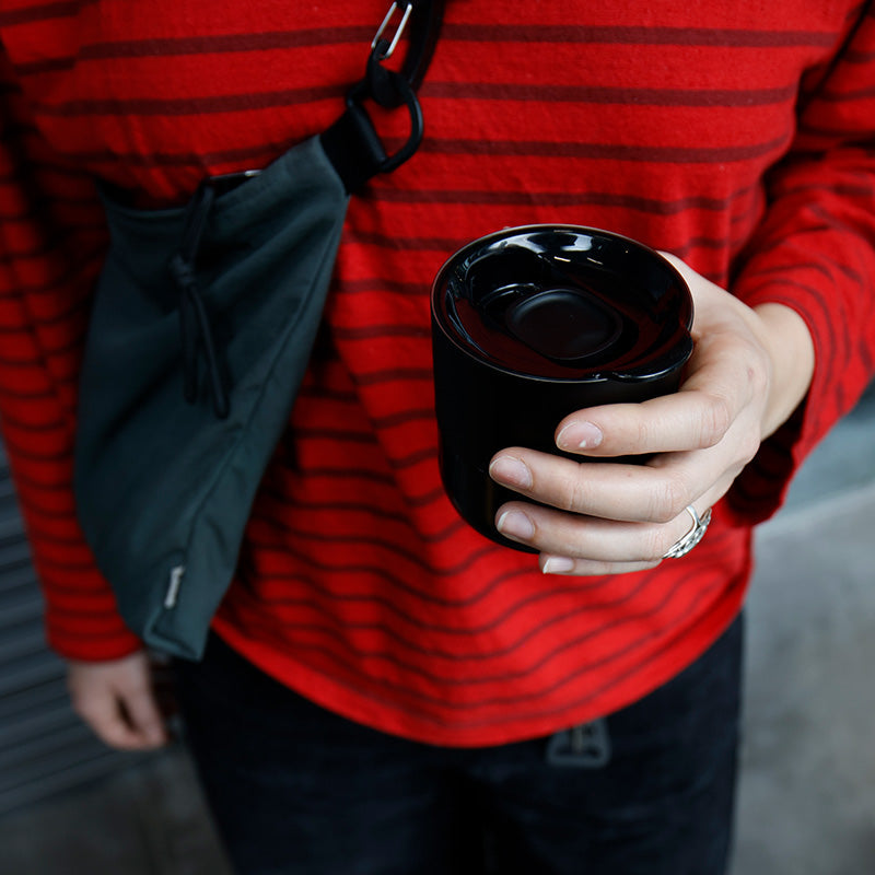slide-lid-s1 8oz_rise_lowball_black_hand_top_square.jpg