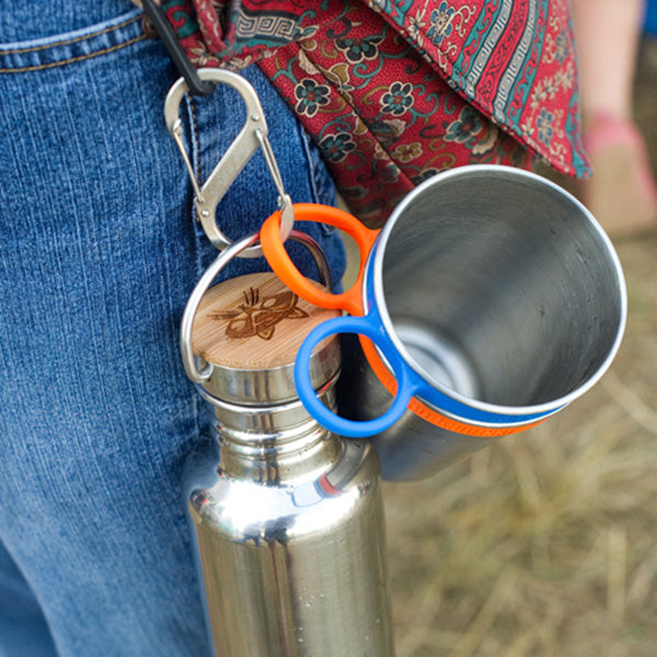 steel-s-biner-3-c6 carabiner_steel_clip_bottle_lifestyle_f9a2dad1-cd06-4894-b3ff-13476b2b5a87.jpg