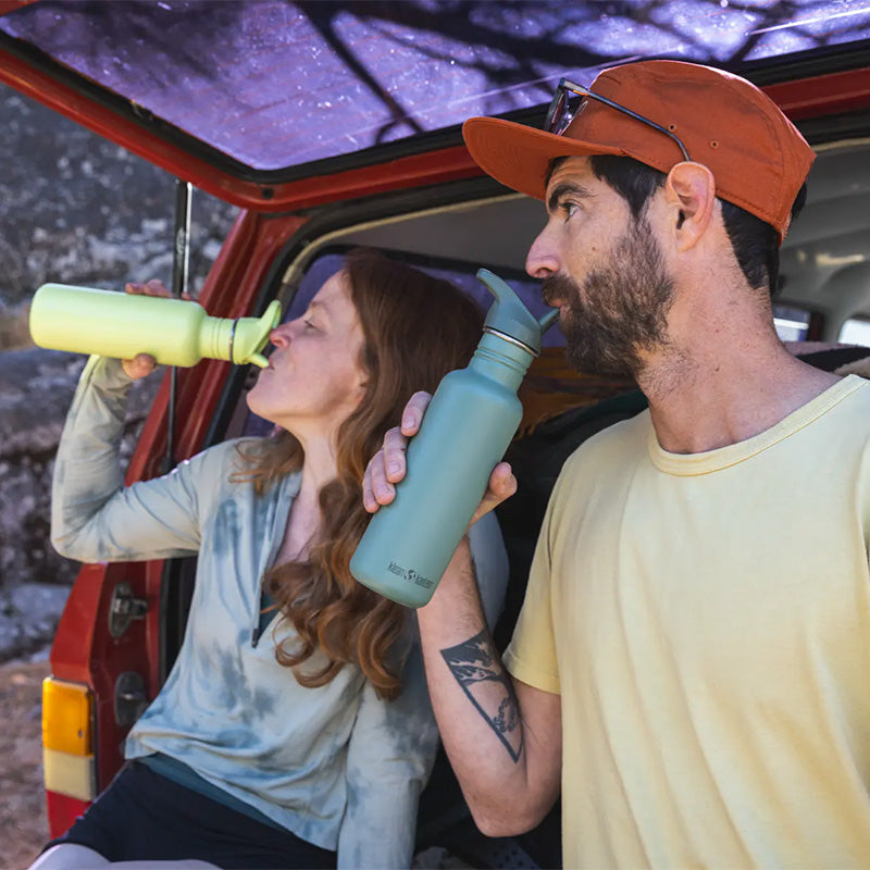 27oz-classic-with-flip-seal-sport-cap-s8 classic_27oz_flip_seal_couple_tailgate_tip-sip_square.jpg