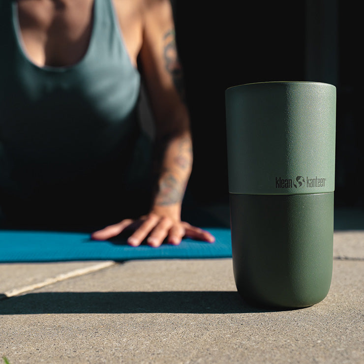smoothie-set-c5 smoothie_kit_rise_tumbler_seaspray_closeup.jpg