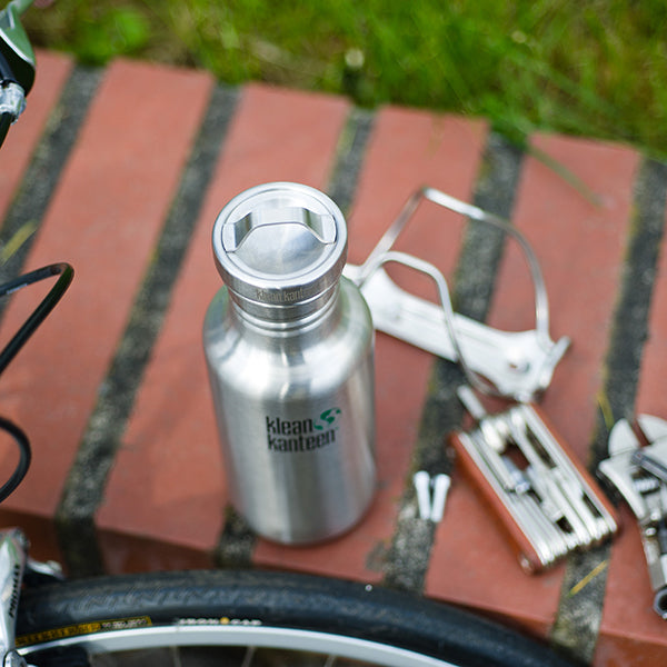classic-steel-loop-cap-x7 stainless_bottle_cap_bike_parts_lifestyle.jpg